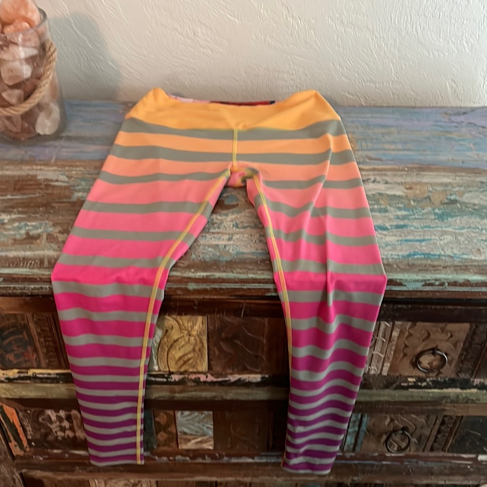 OHSOSOM Striped Ombre Leggings Size Medium